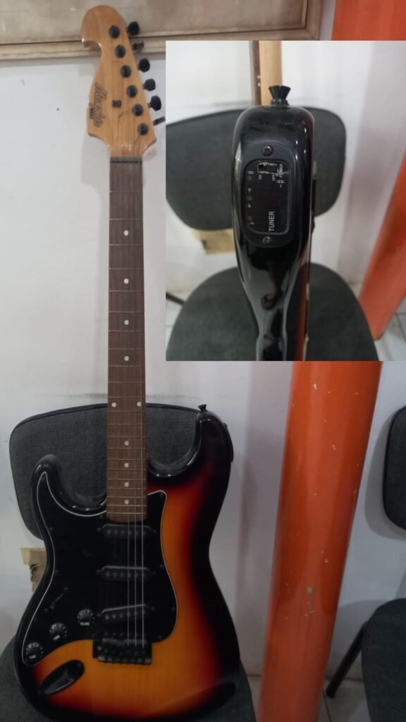 Guitarra usada pra canhoto memphis com afinador ,cordas novas ,regulada e revisada 650 reais