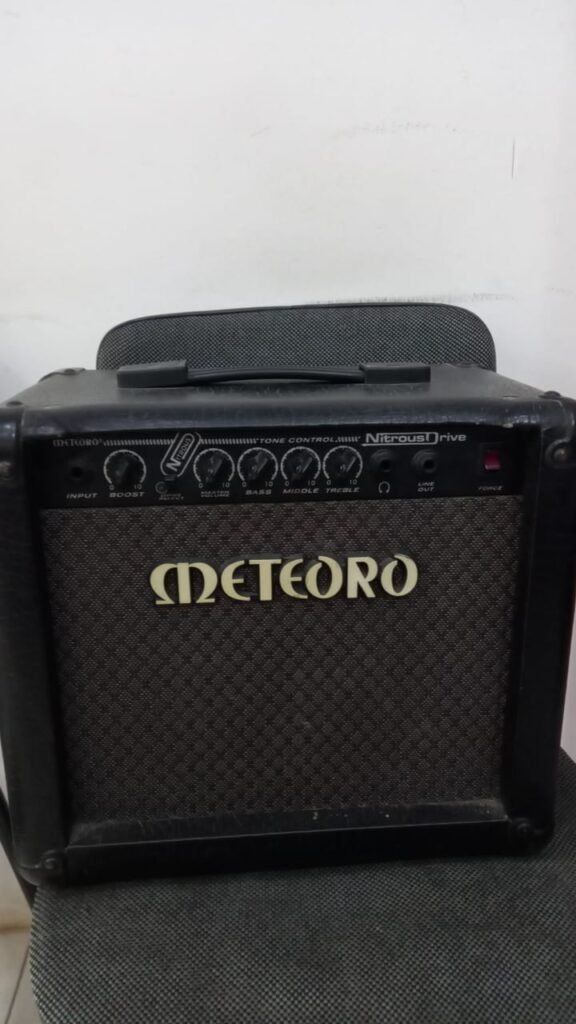 Amp meteoro nitrous drive 30w usado