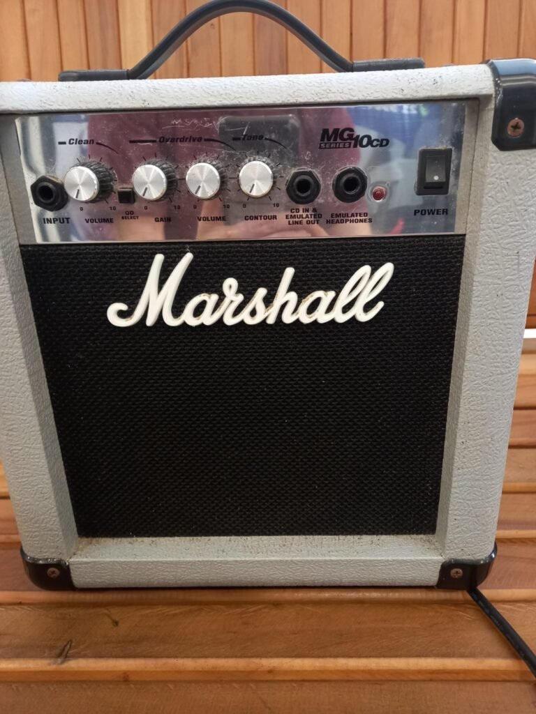 Amplificador Marshall MG10CD 10W Revisado